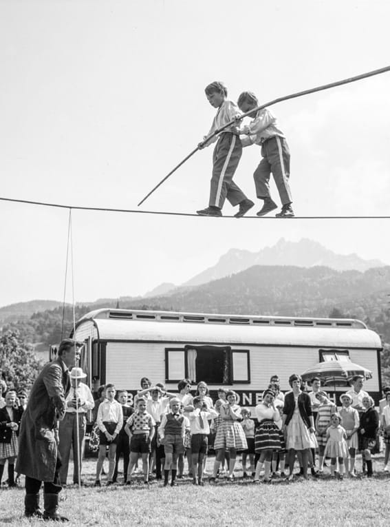 Die Mutigen von gestern: Seiltänzer-Truppe Bürgler-Tonelli in Kriens, ETH-Bibliothek Zürich, Bildarchiv / Photograph: Baumann