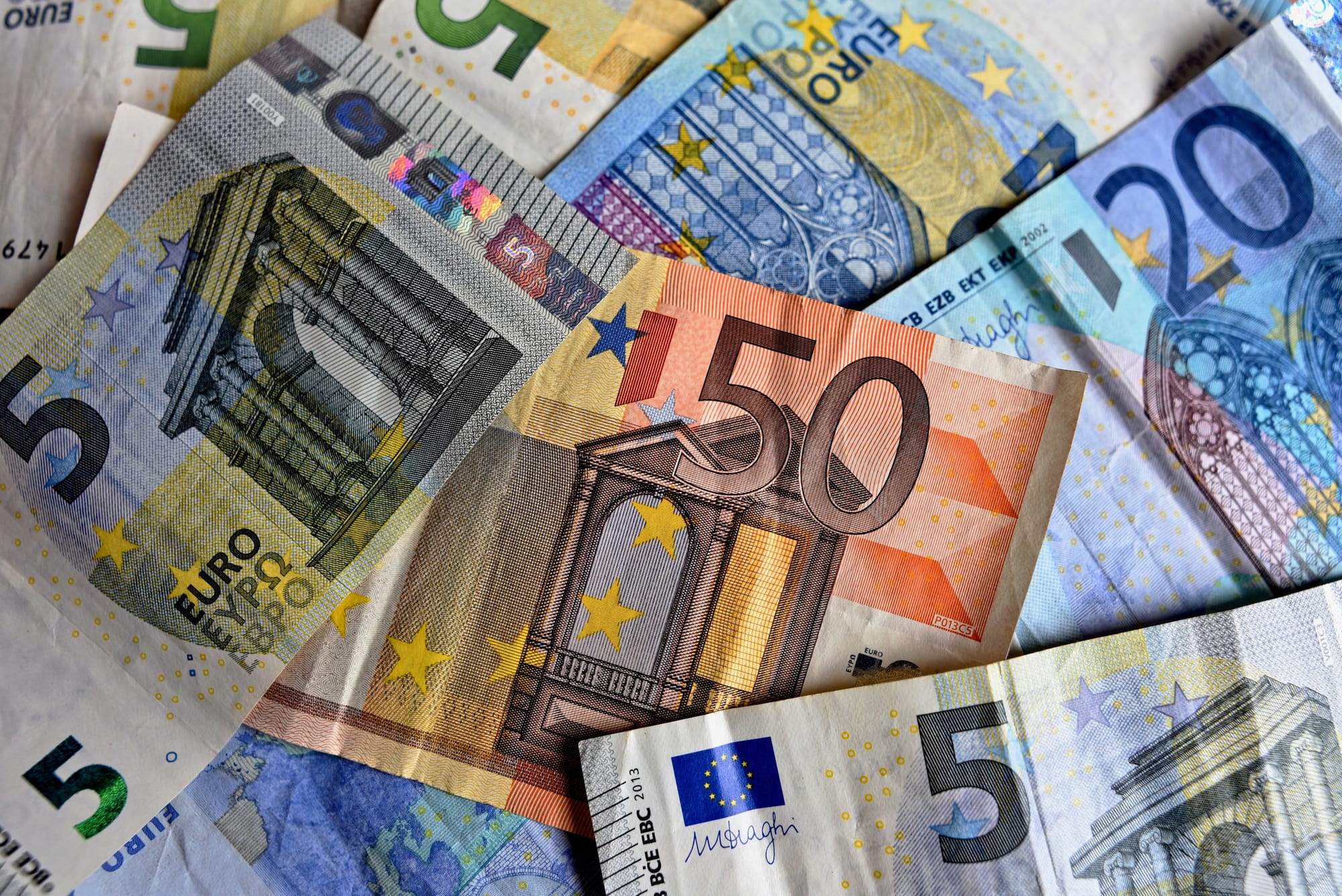 Die Währungsgeschichte und das Euro-Experiment im Spiegel des «Schweizer Monats»