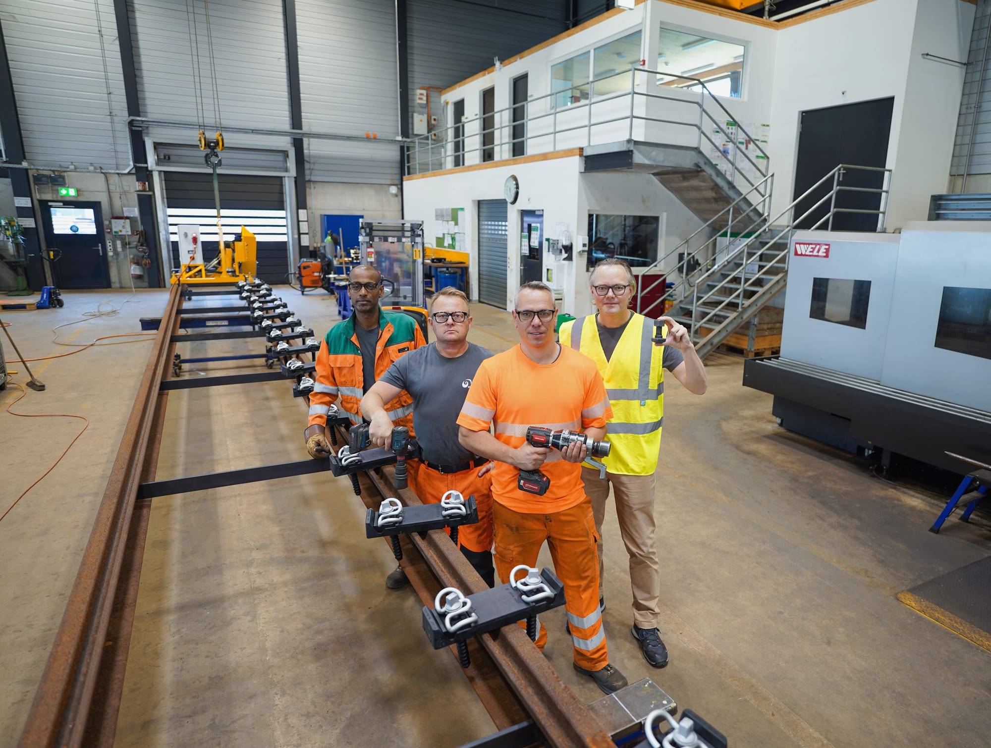 Millimeterarbeit mit Schwermetall